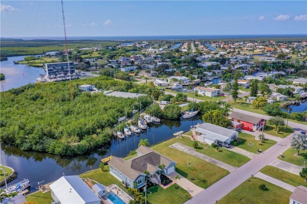 631 Tahiti Court , Punta Gorda, FL 33950 Photo