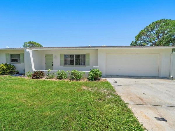 987 QUEEN ROAD , VENICE, FL 34293