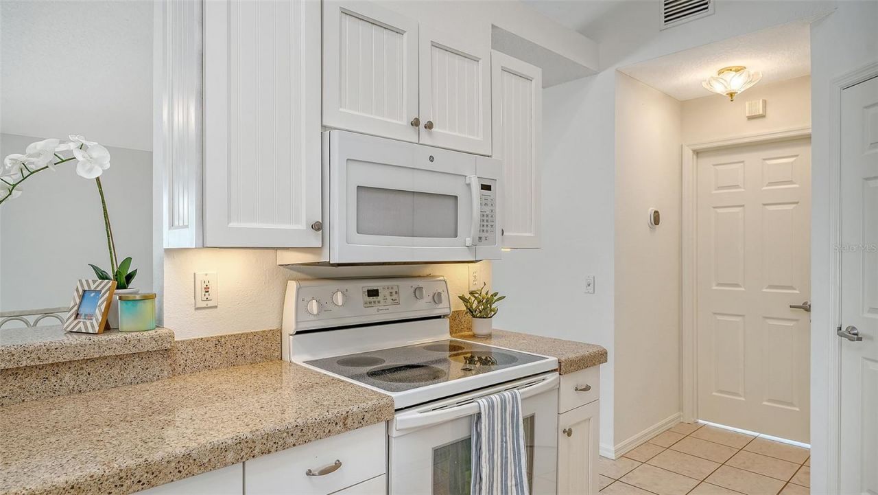23 Arbor Oaks Drive, Sarasota, FL 34232 Photo
