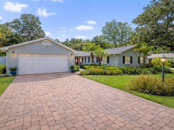 2102 W KYRA DRIVE , TAMPA, FL 33612