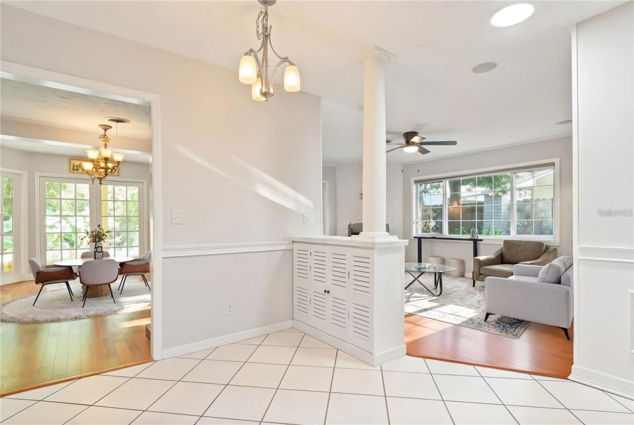 2102 W Kyra Drive , Tampa, FL 33612 Photo