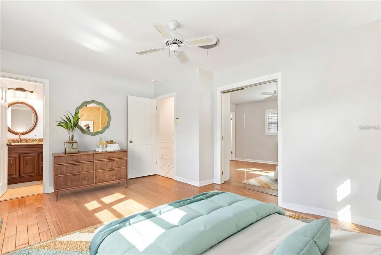 2102 W Kyra Drive , Tampa, FL 33612 Photo