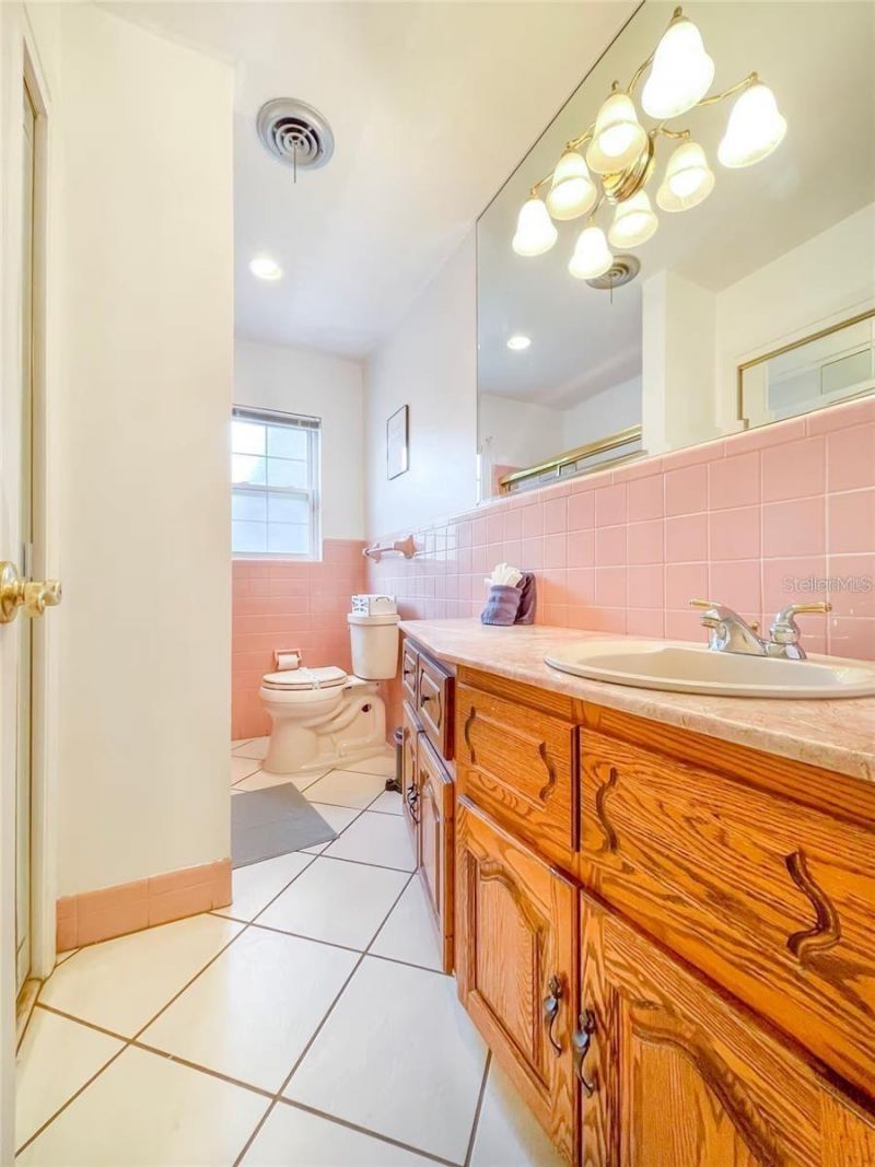 2102 W Kyra Drive , Tampa, FL 33612 Photo