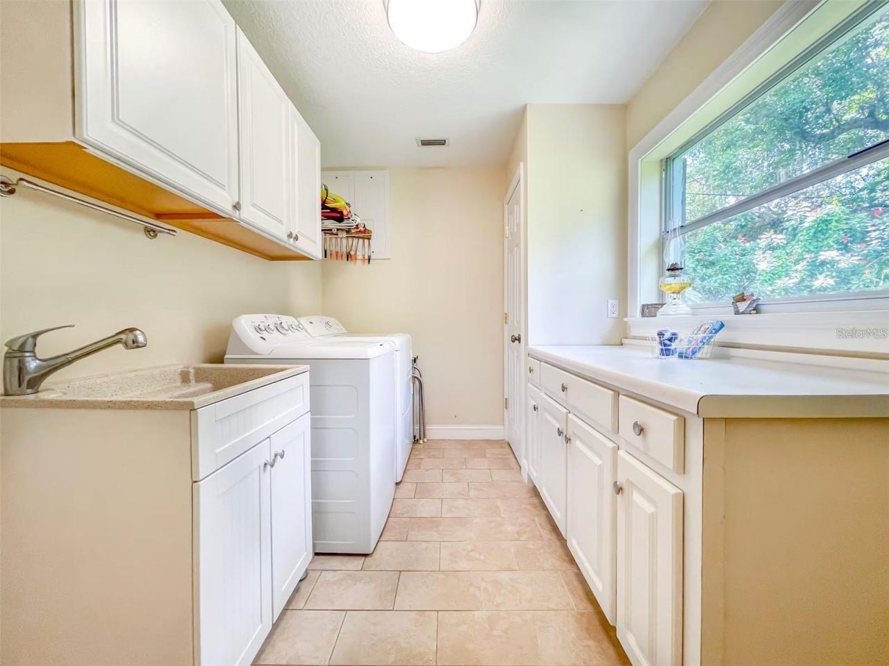 2102 W Kyra Drive , Tampa, FL 33612 Photo