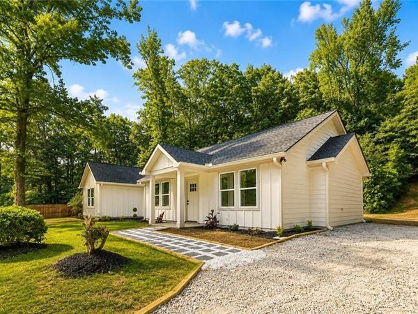 1231 Bunny Court , Loganville, GA 30052