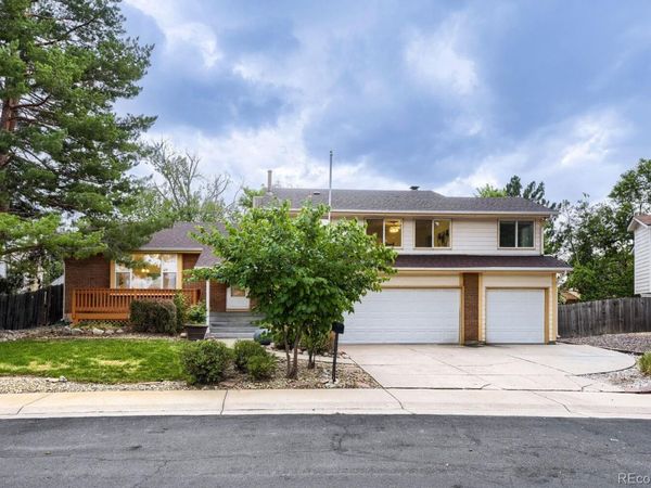 554 S Kittredge Way, Aurora, CO 80017