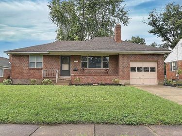 605 Wedgewood Avenue, Kettering, OH 45429