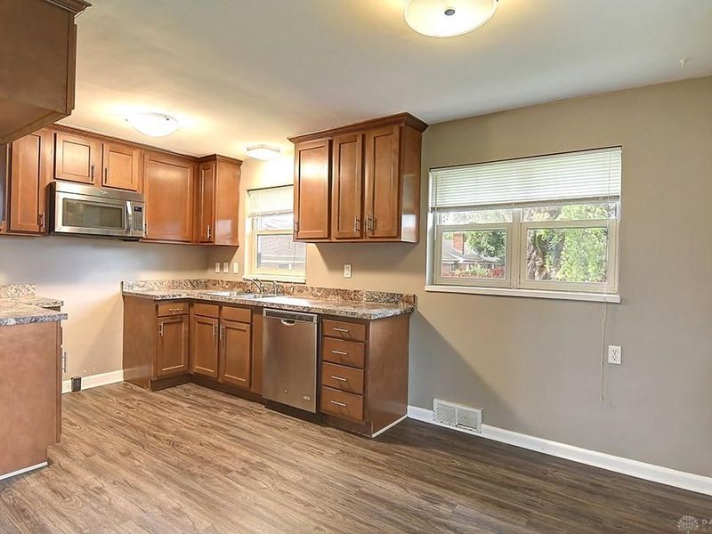 605 Wedgewood Avenue, Kettering, OH 45429 Photo 8