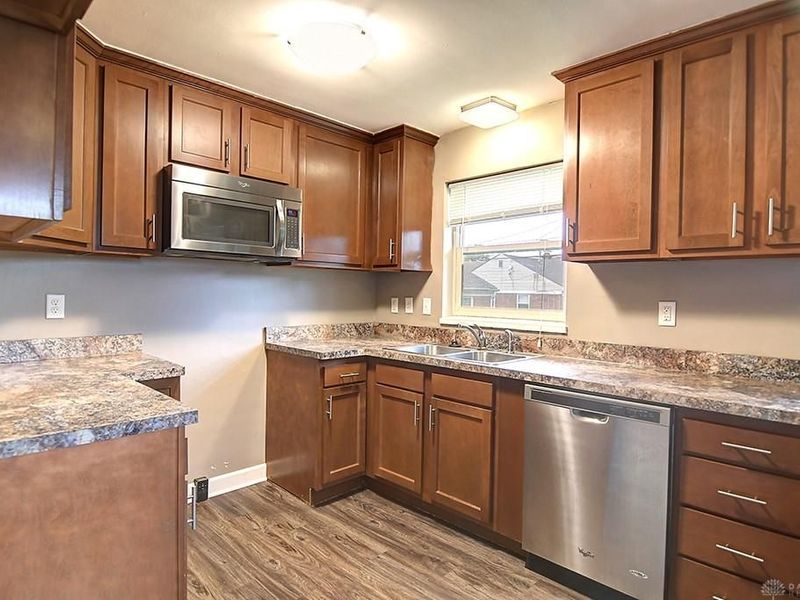605 Wedgewood Avenue, Kettering, OH 45429 Photo 9