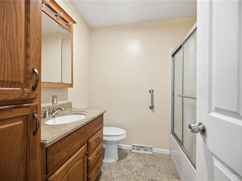 651 Charlotte Avenue, Turtlecreek Township, OH 45036 Photo 17