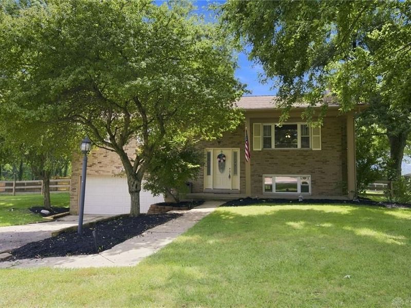 651 Charlotte Avenue, Turtlecreek Township, OH 45036 Photo 2