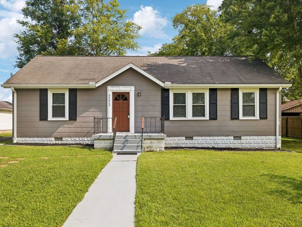 211 Rushwood Dr, Murfreesboro, TN 37130