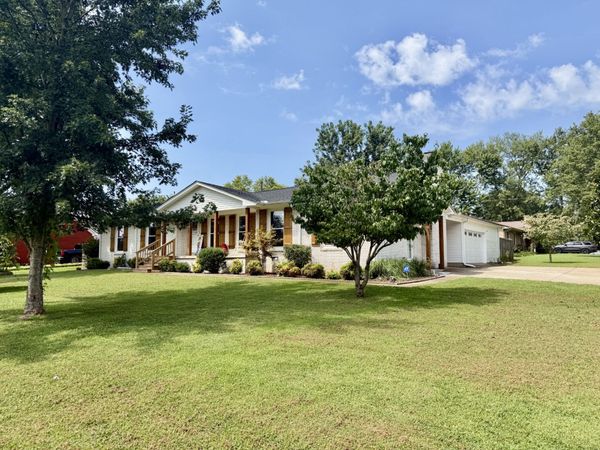 803 5th Ave , Lawrenceburg, TN 38464