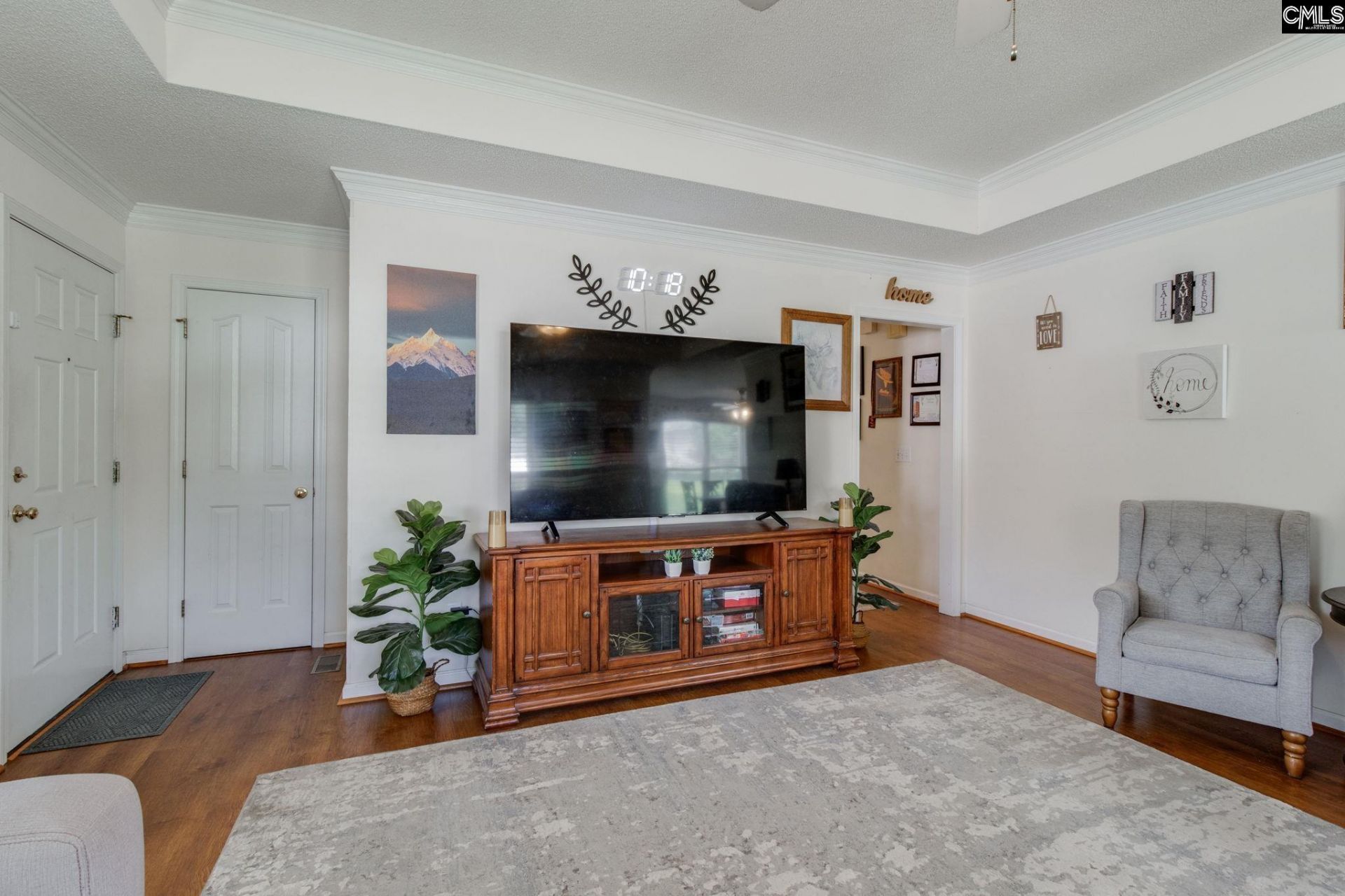 248 Mossborough Drive Photo 9