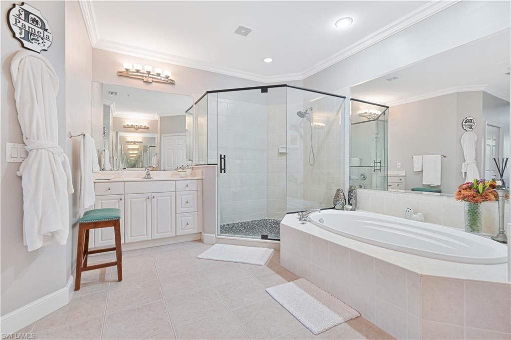 18900 Bay Woods Lake Dr, Unit 203, Fort Myers, FL 33908 Photo