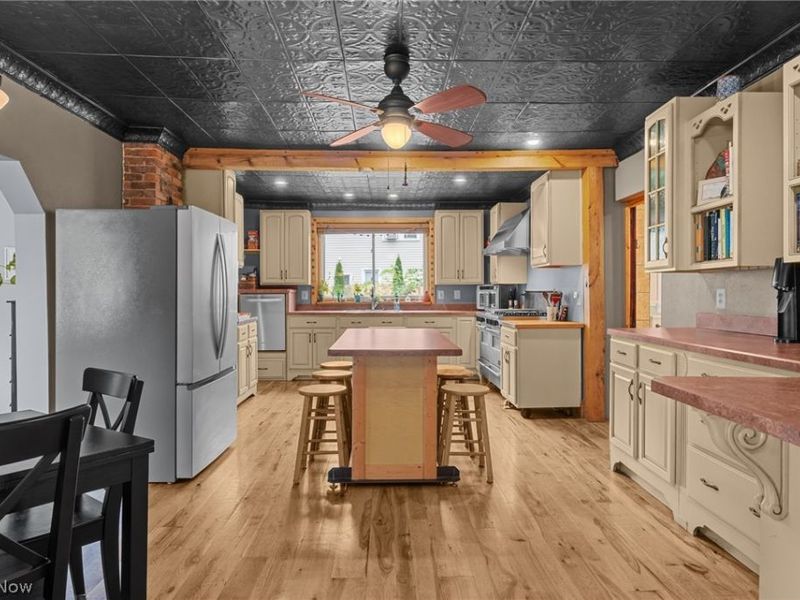 3216 Chatham Avenue, Cleveland, OH 44113 Photo 13