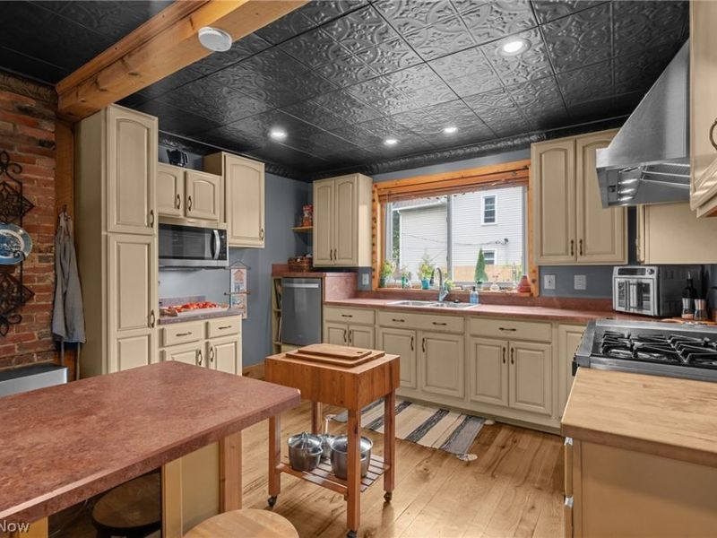 3216 Chatham Avenue, Cleveland, OH 44113 Photo 15