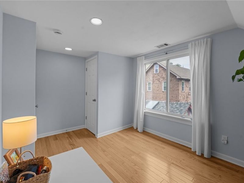 3216 Chatham Avenue, Cleveland, OH 44113 Photo 39