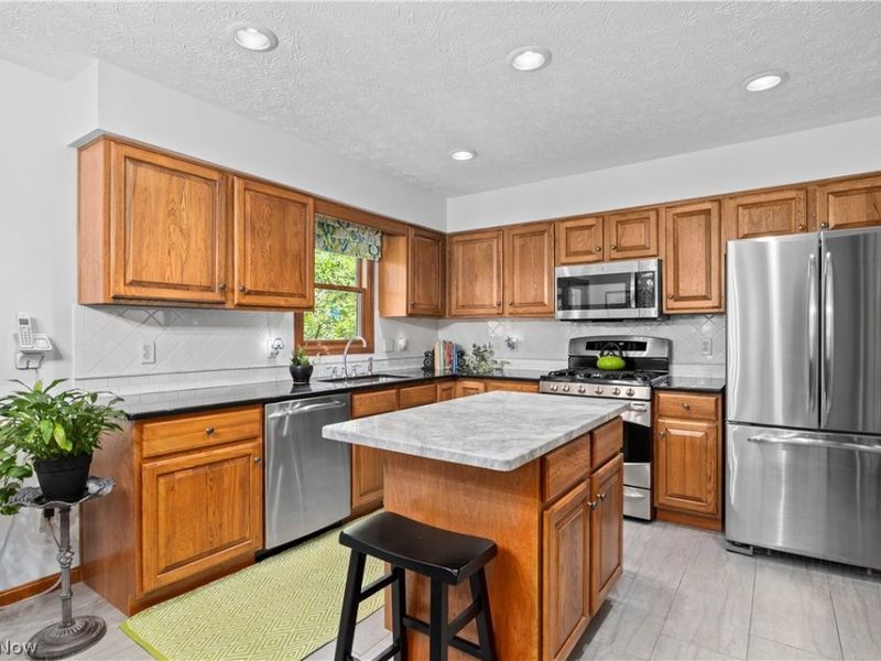 7012 Morning Dove Lane, Olmsted Township, OH 44138 Photo 11