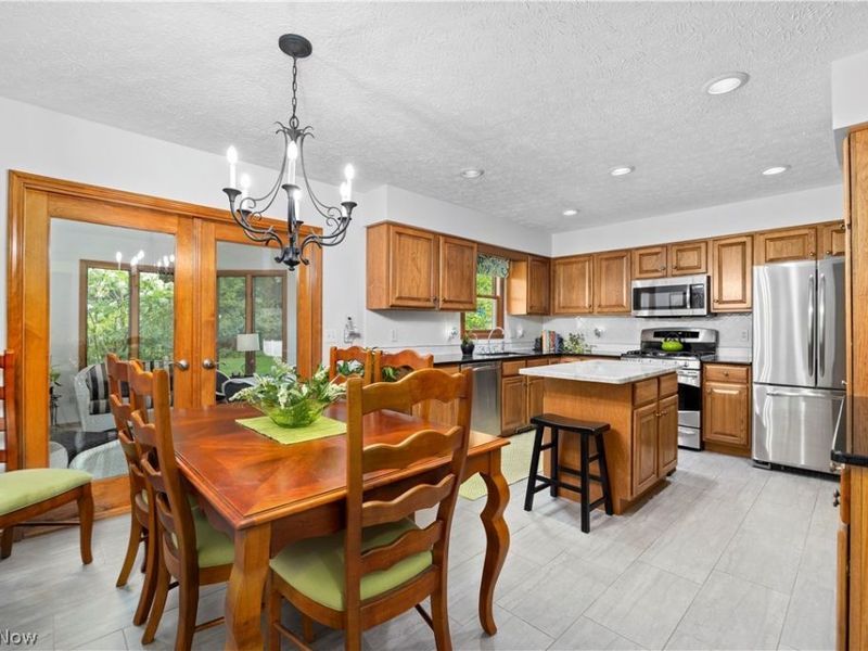 7012 Morning Dove Lane, Olmsted Township, OH 44138 Photo 9