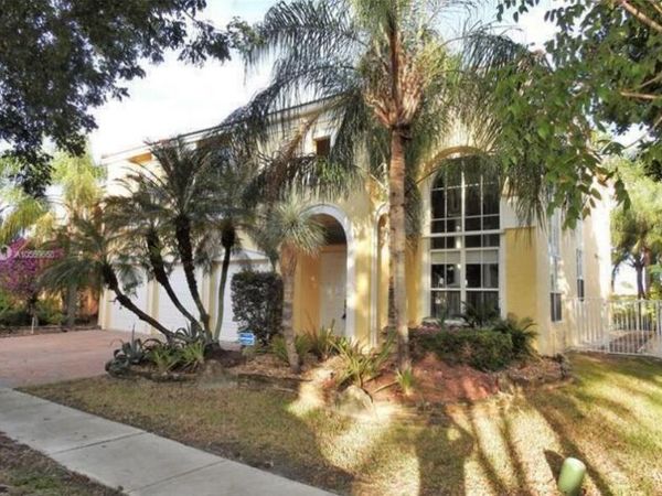 833 SW 167TH Avenue, Pembroke Pines, FL 33027