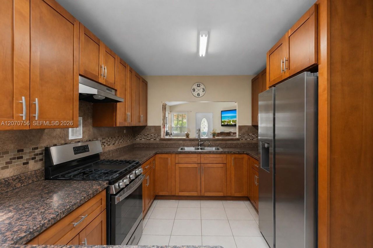12021 SW 209th St, Miami, FL 33177 Photo