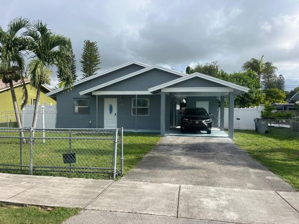 2571 NW 5th St , Pompano Beach, FL 33069