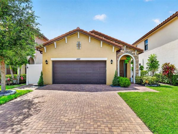4917 NW 51st Ter, Tamarac, FL 33319