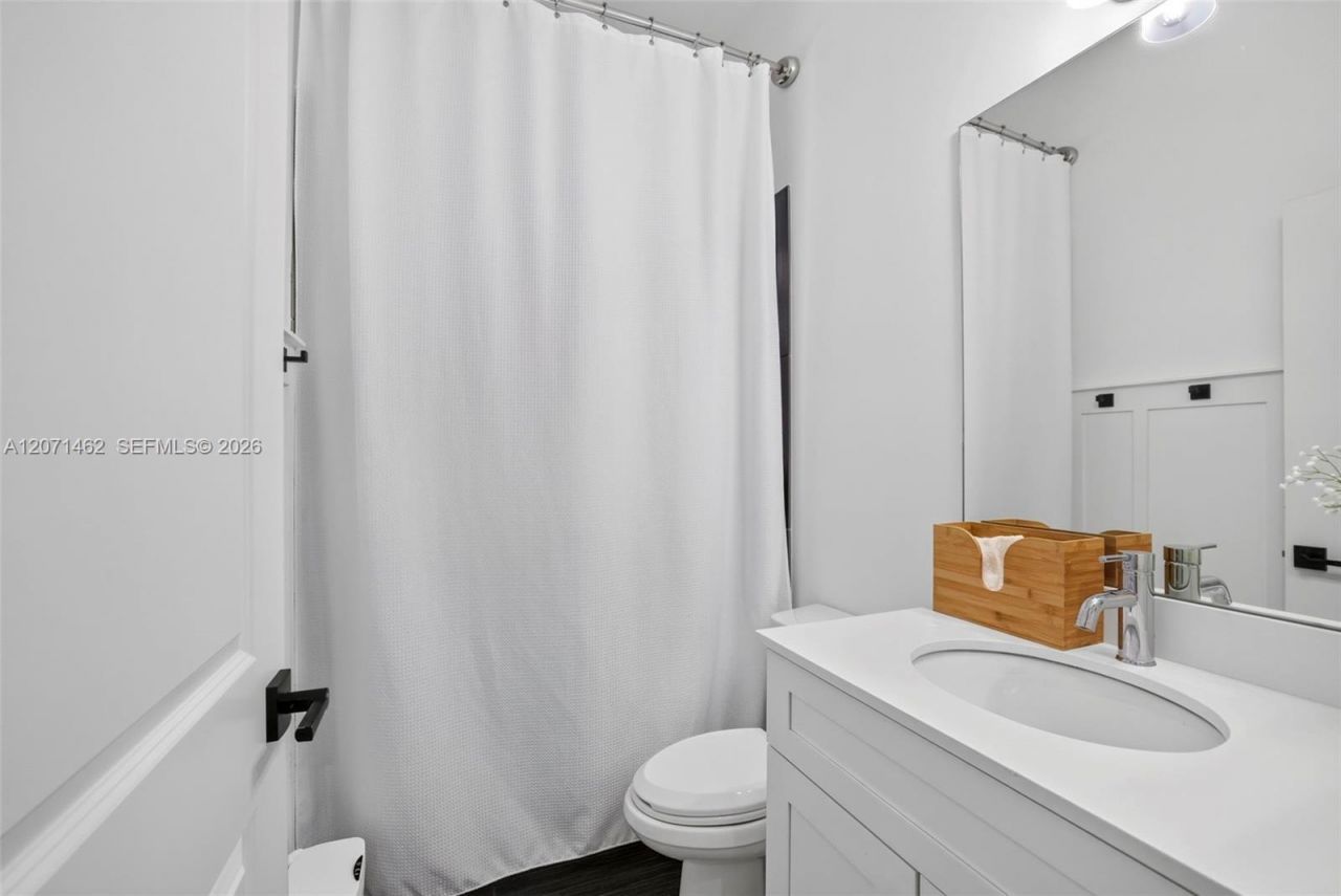 4917 NW 51st Ter, Tamarac, FL 33319 Photo