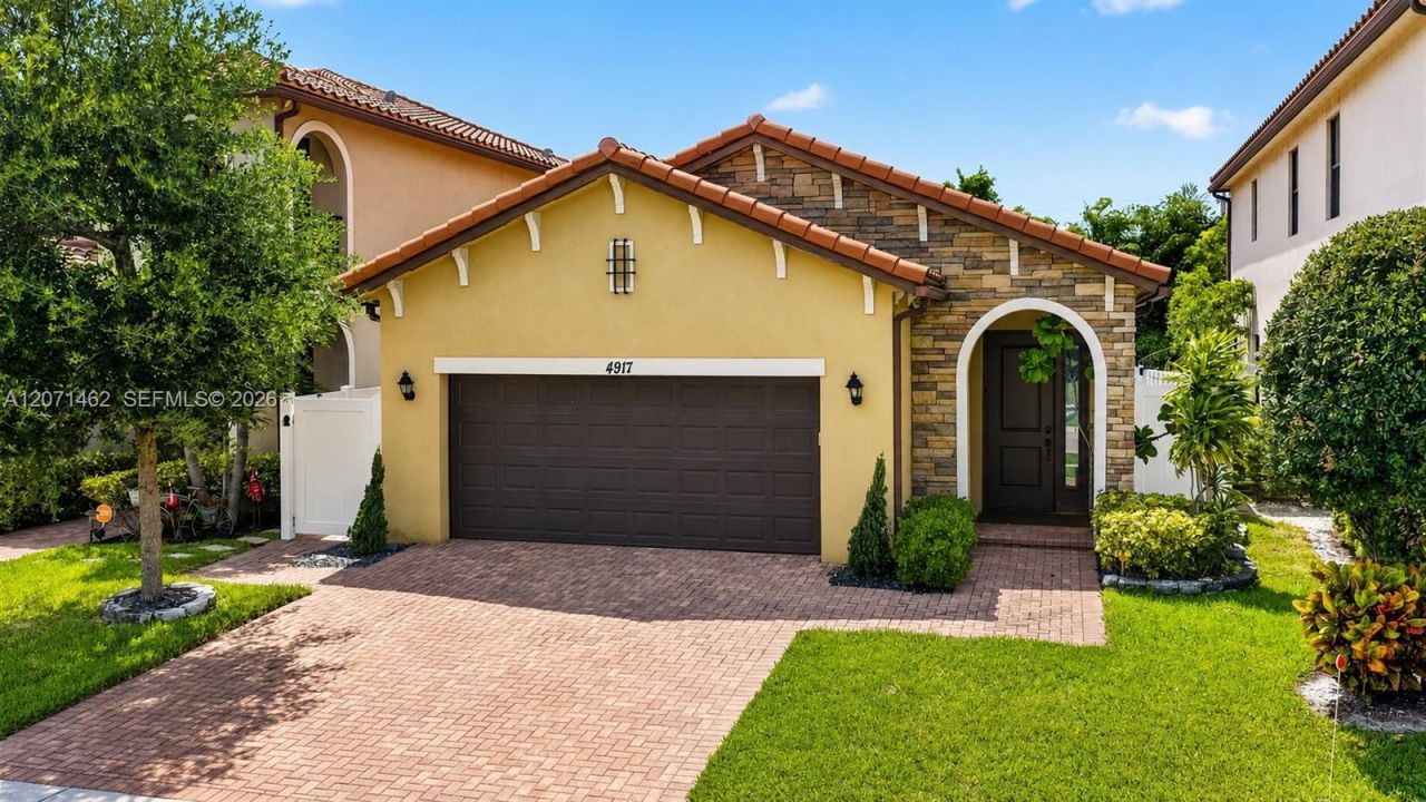 4917 NW 51st Ter, Tamarac, FL 33319 Photo