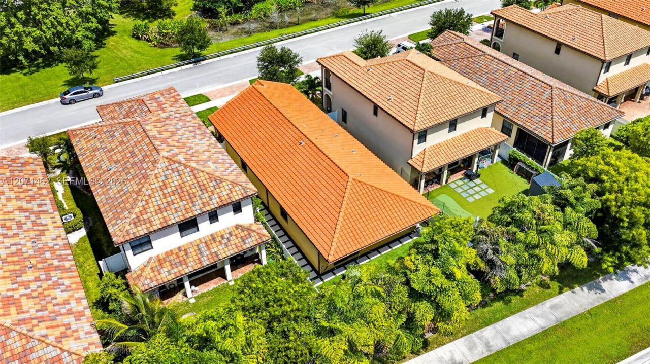 4917 NW 51st Ter, Tamarac, FL 33319 Photo