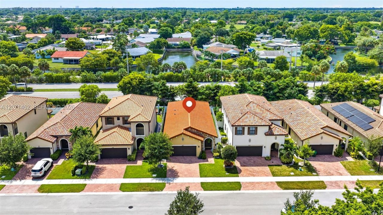 4917 NW 51st Ter, Tamarac, FL 33319 Photo