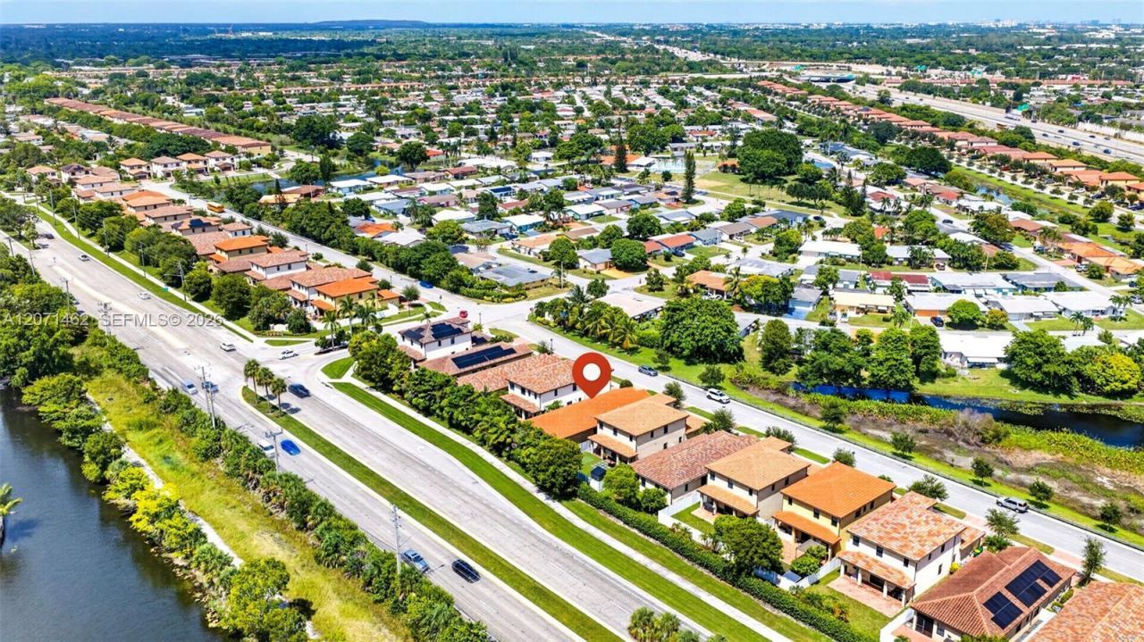 4917 NW 51st Ter, Tamarac, FL 33319 Photo
