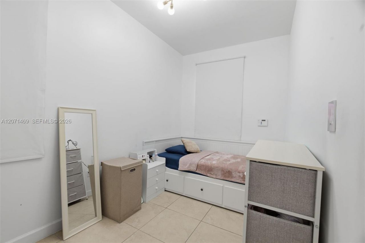 7042 NW 103rd Path , Doral, FL 33178 Photo