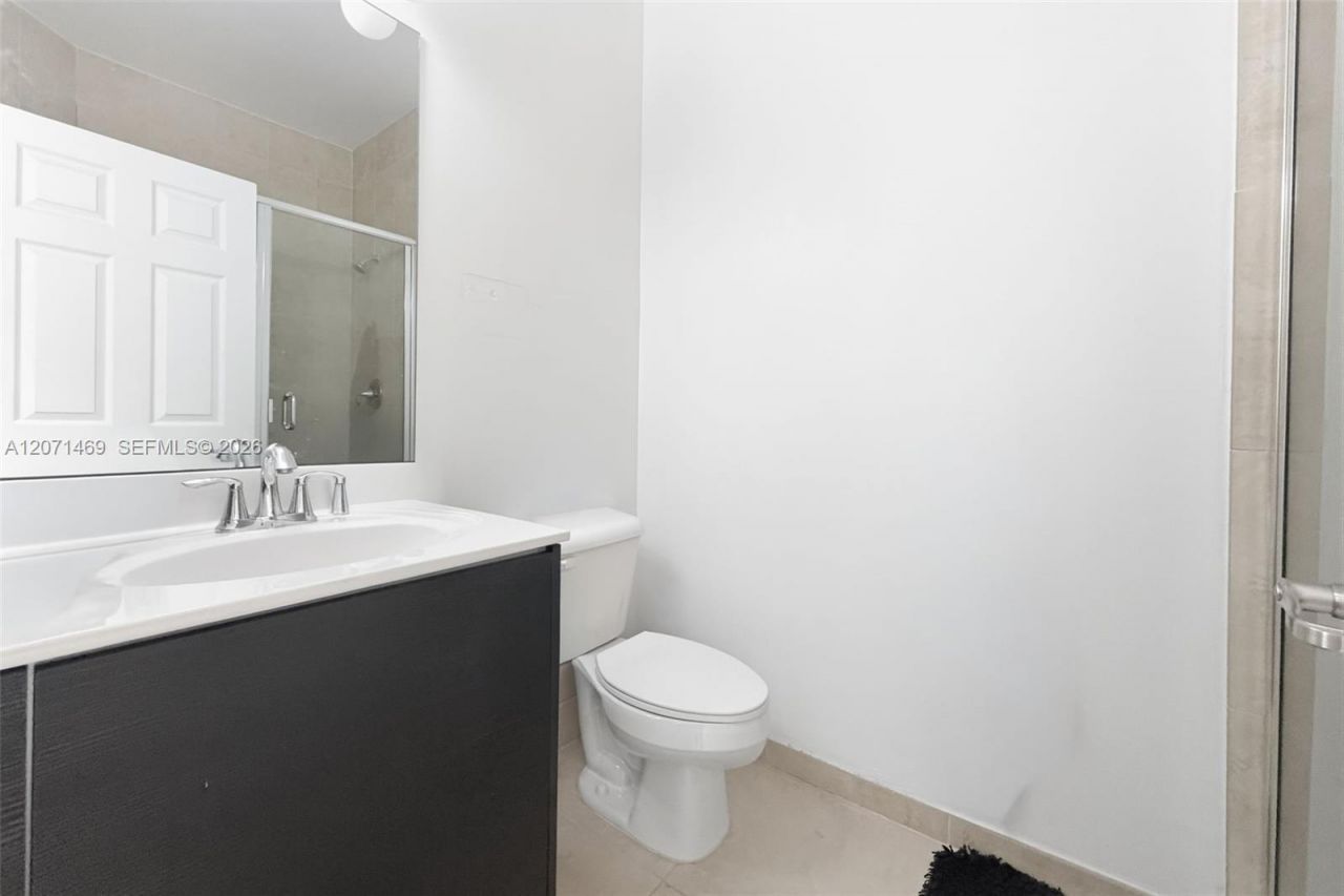 7042 NW 103rd Path , Doral, FL 33178 Photo
