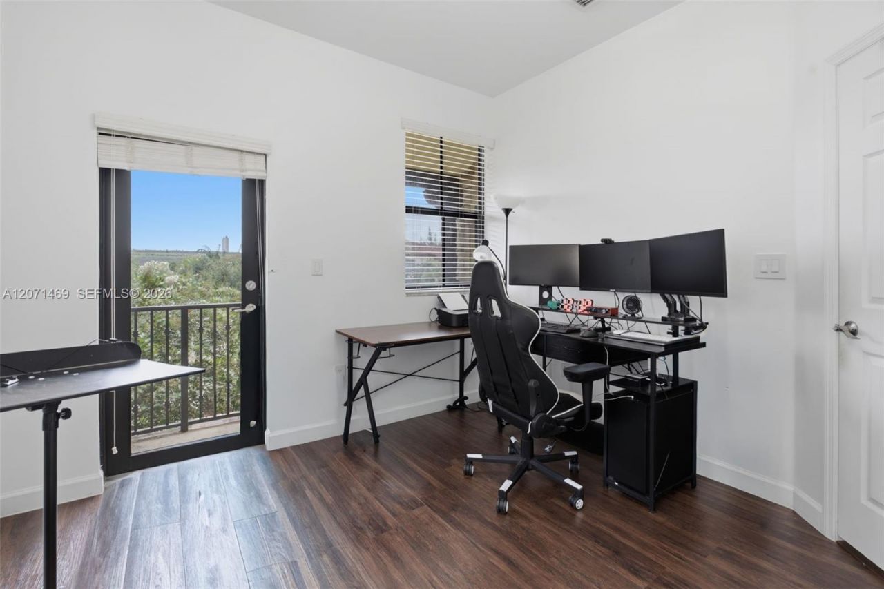 7042 NW 103rd Path , Doral, FL 33178 Photo