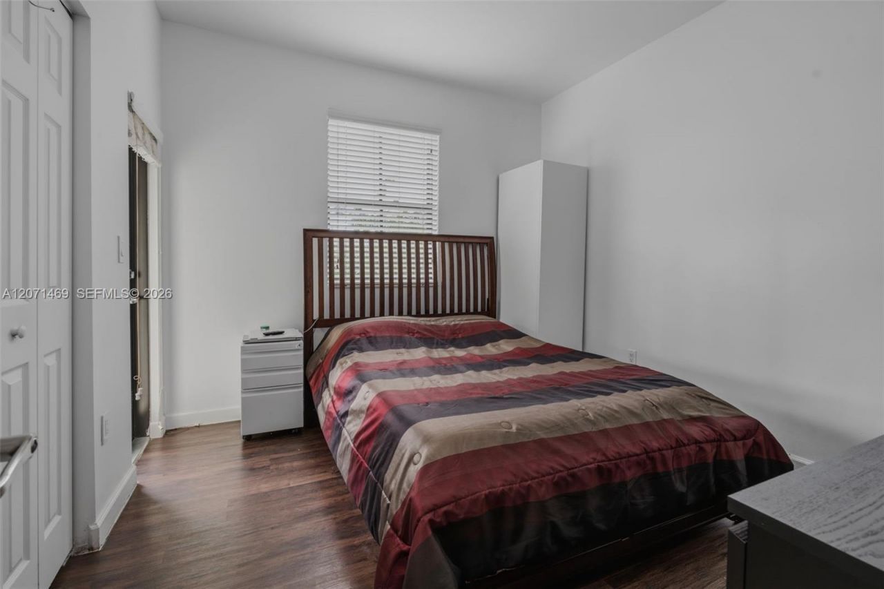 7042 NW 103rd Path , Doral, FL 33178 Photo
