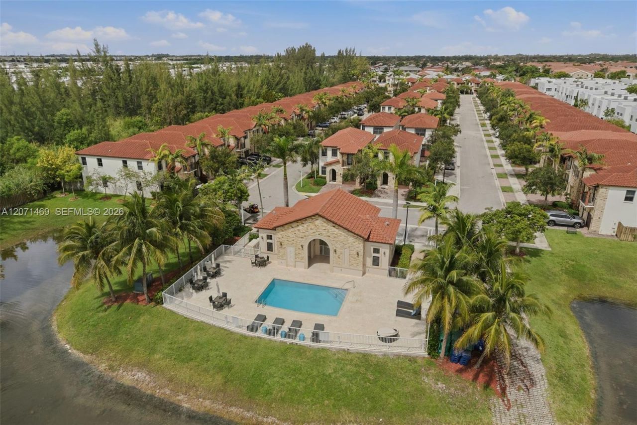 7042 NW 103rd Path , Doral, FL 33178 Photo