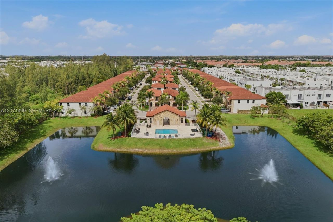 7042 NW 103rd Path , Doral, FL 33178 Photo
