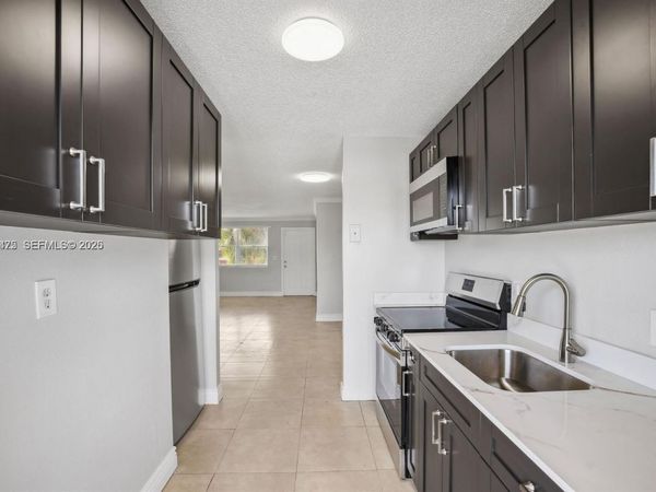 850 E Commercial Blvd, Unit 214B, Oakland Park, FL 33334