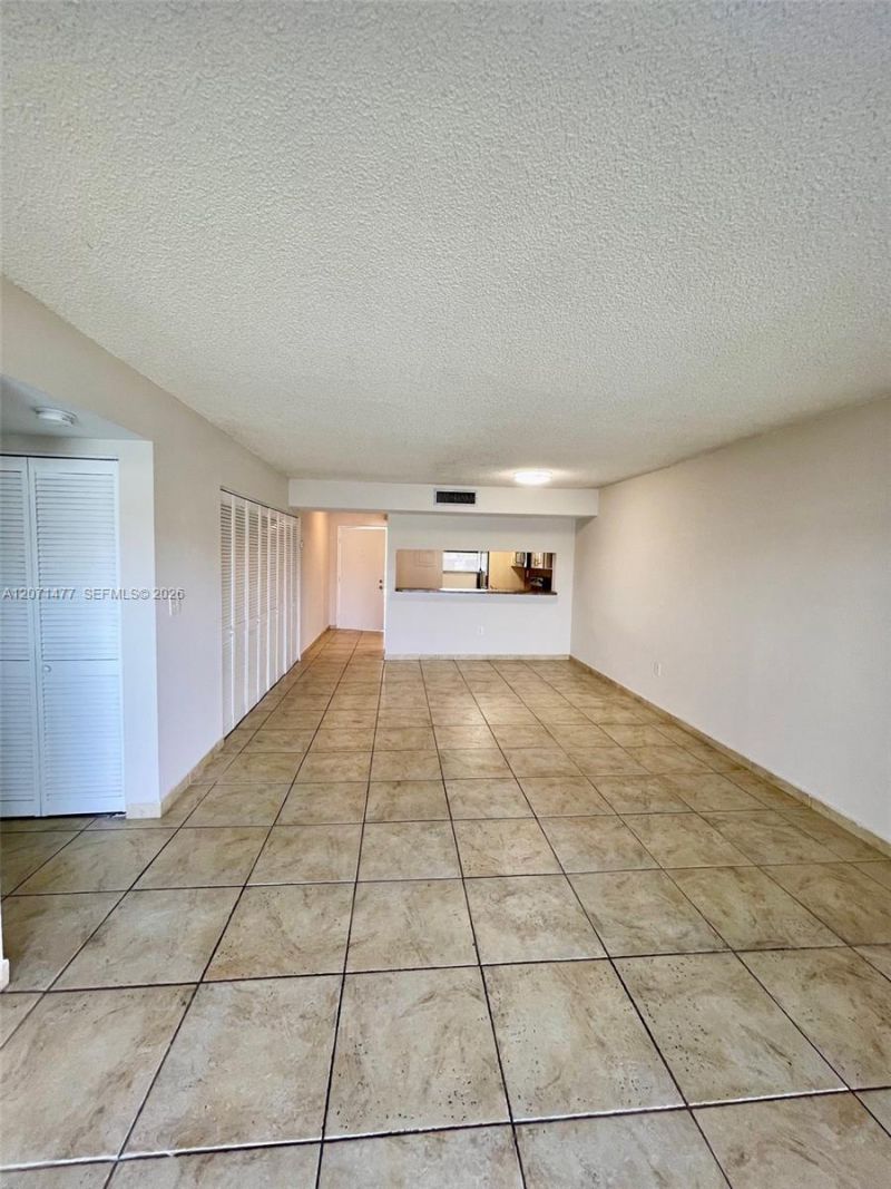 10290 NW 9th St Cir , Unit 113, Miami, FL 33172 Photo
