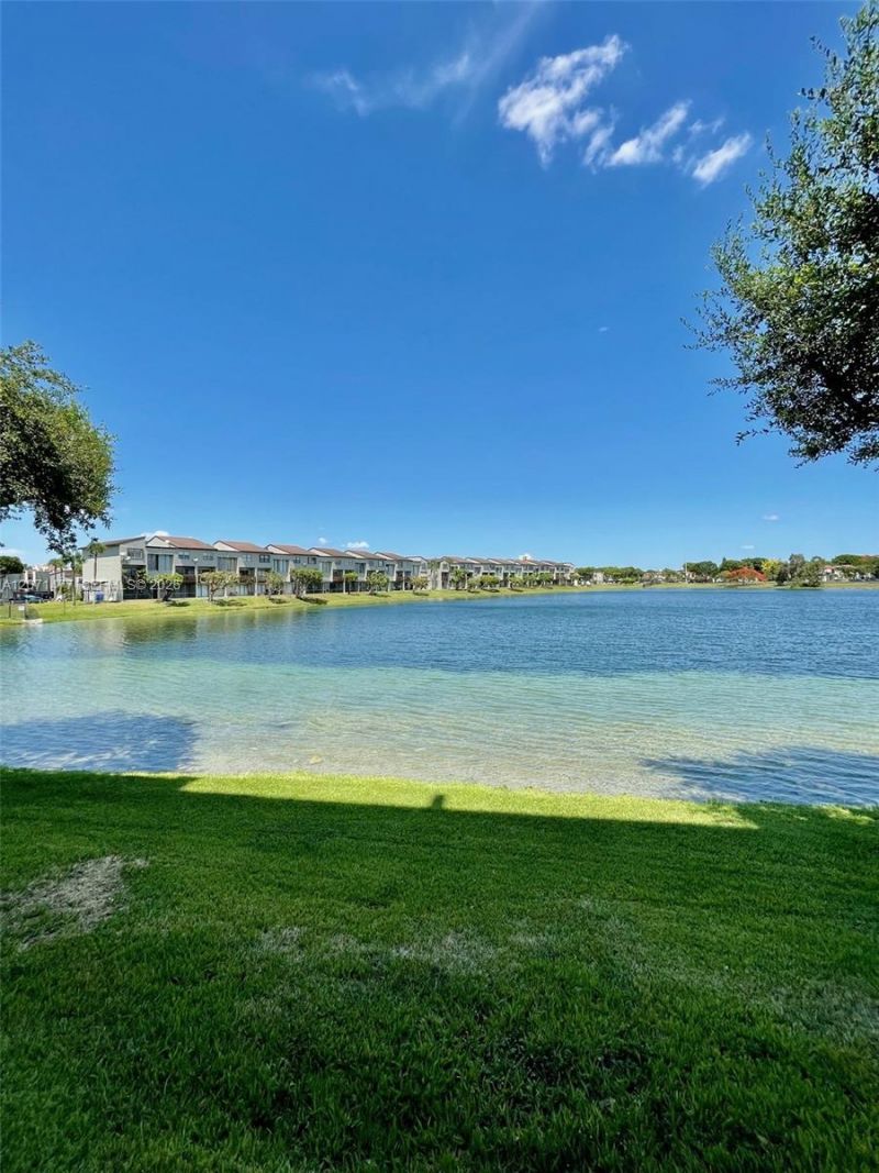 10290 NW 9th St Cir , Unit 113, Miami, FL 33172 Photo
