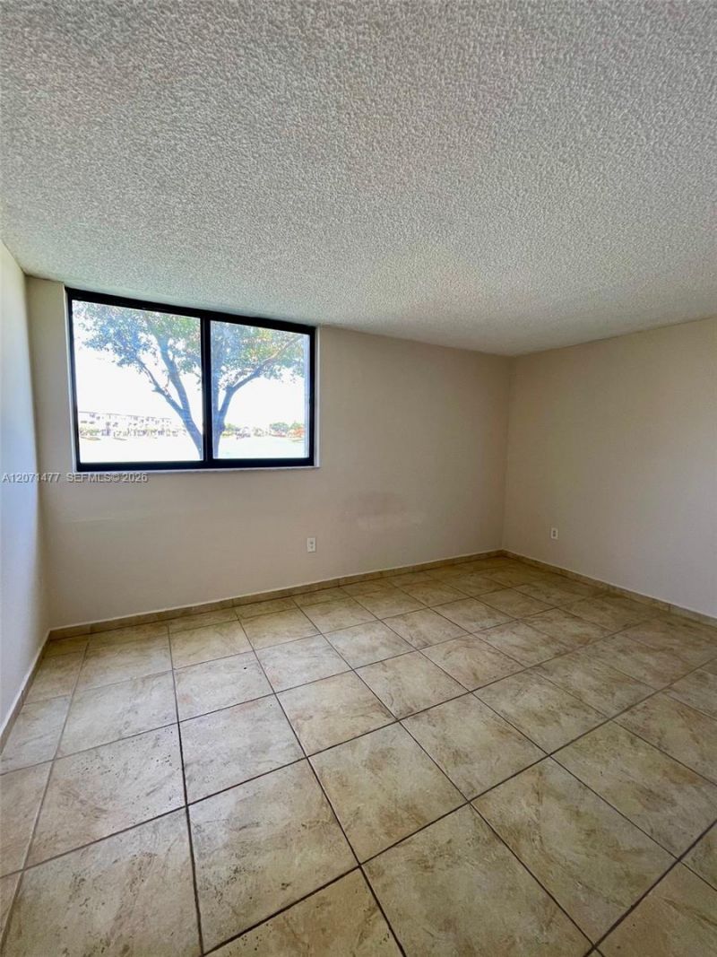 10290 NW 9th St Cir , Unit 113, Miami, FL 33172 Photo