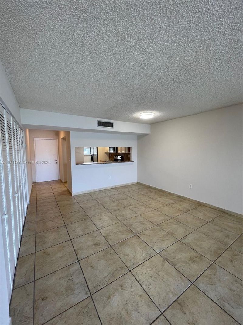 10290 NW 9th St Cir , Unit 113, Miami, FL 33172 Photo