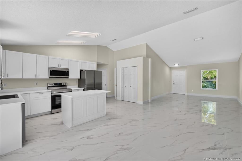 2470 SE Toledo Avenue , River Park, FL 34952 Photo