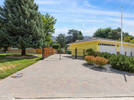 7845 N Southmoor Circle, Reno, NV 89502 Photo