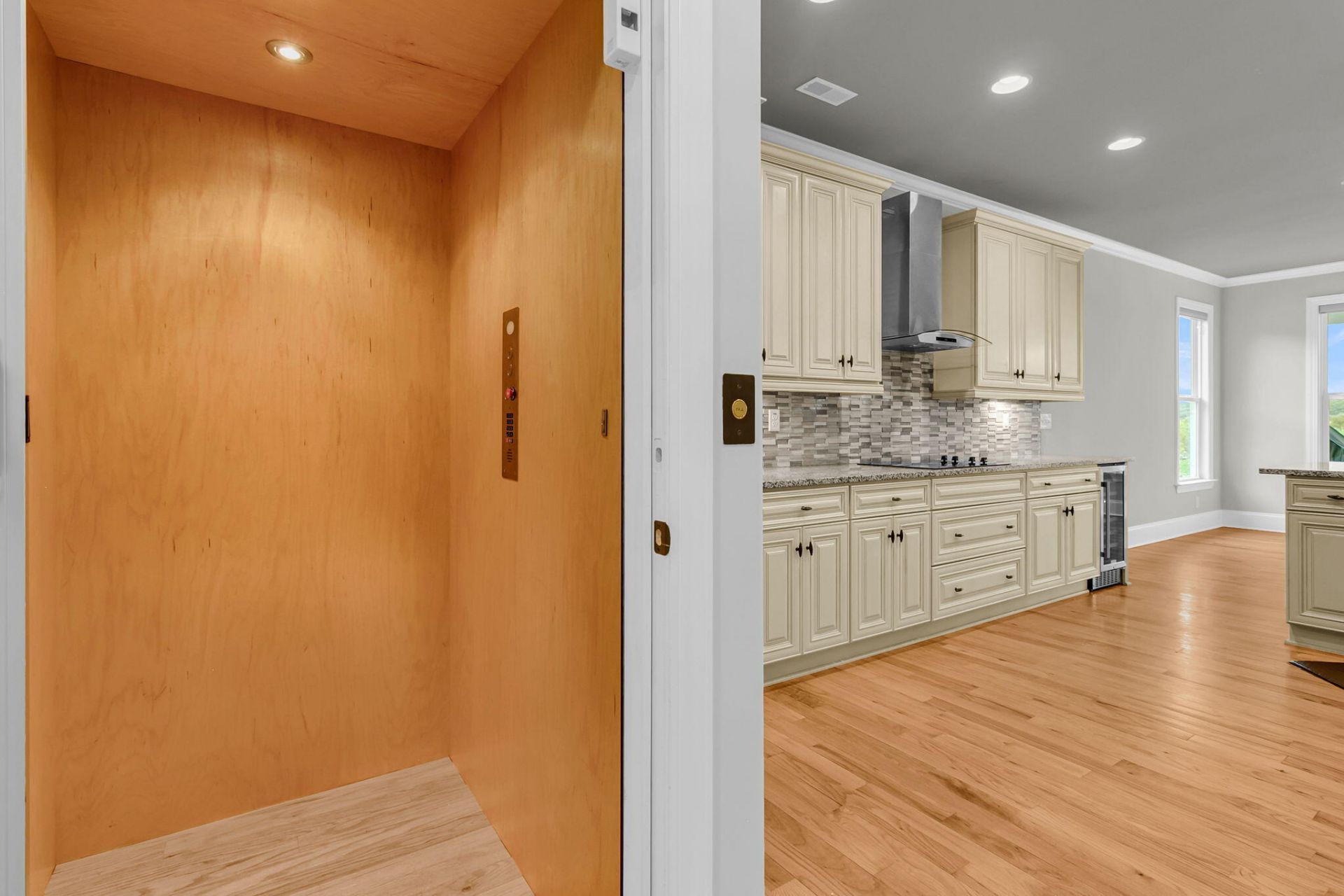 40 N Basilica Avenue Photo 13