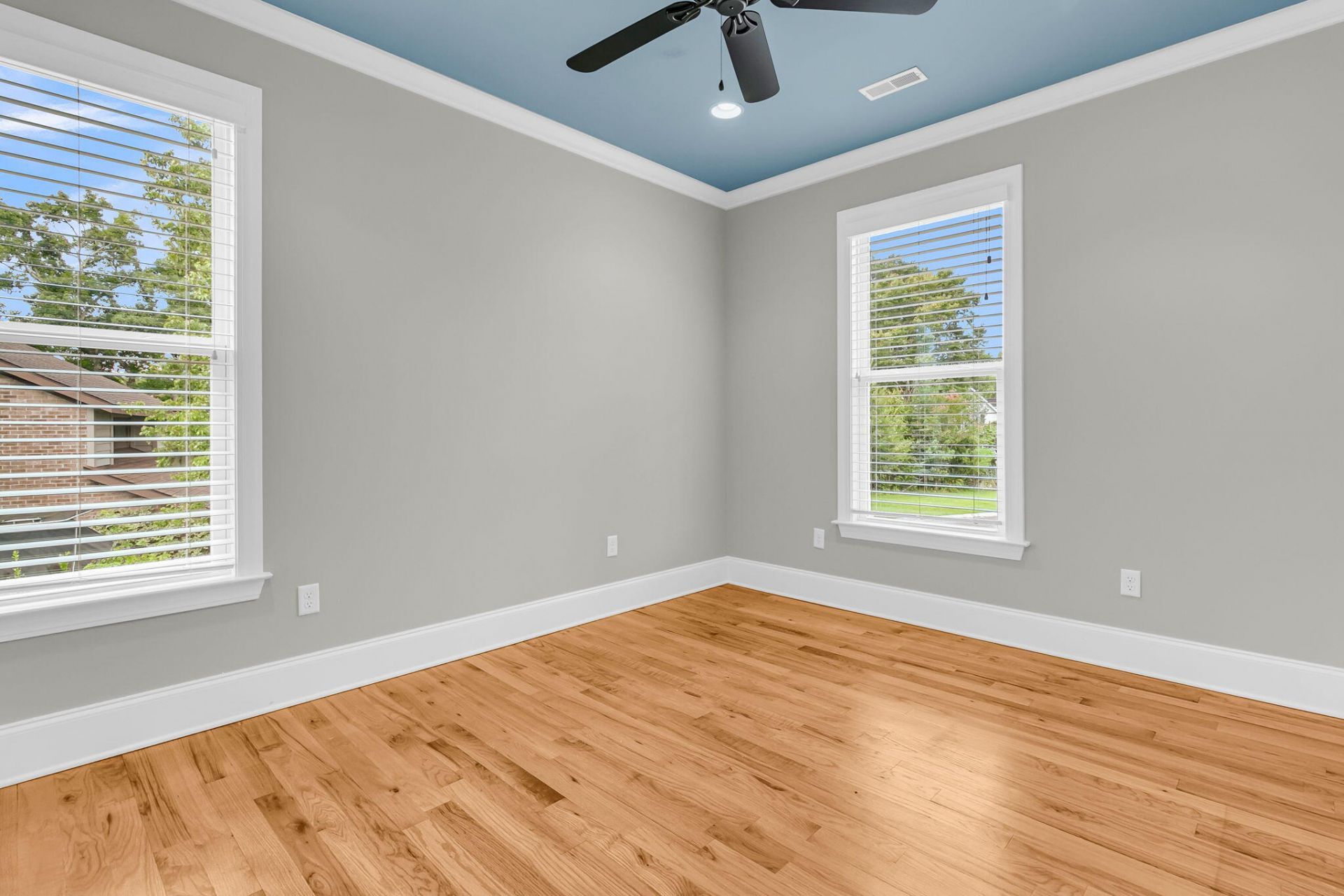 40 N Basilica Avenue Photo 30