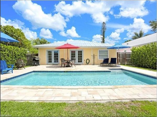 856 98th AVE N, NAPLES, FL 34108