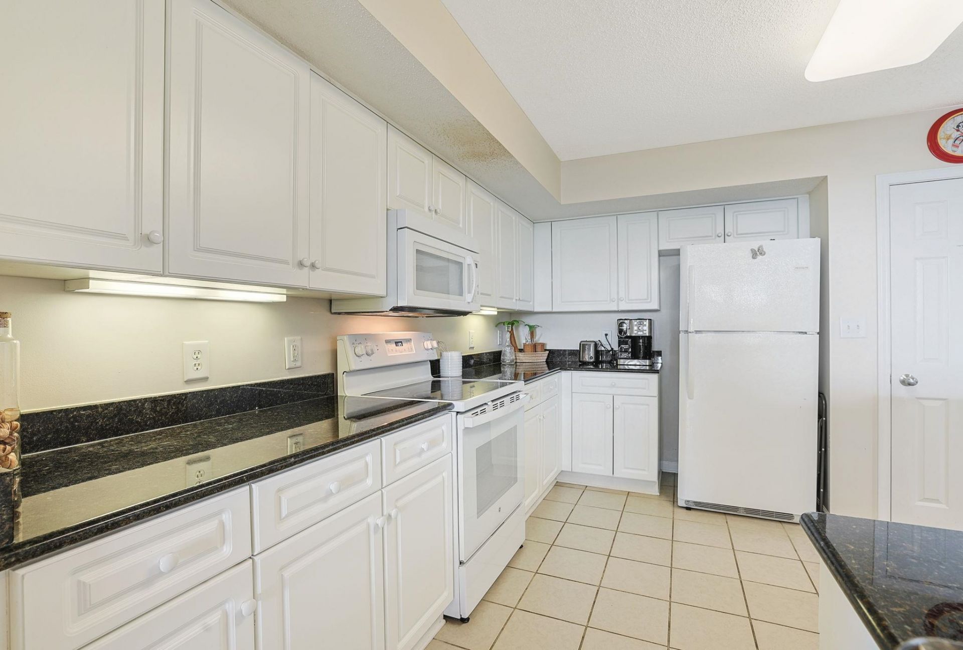 2151 Bridgeview Ct. Photo 9
